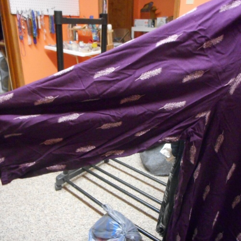 SONOMA - women's top, slight V neck, drawstring on neckline, purple feather fabr - Picture 7 of 12